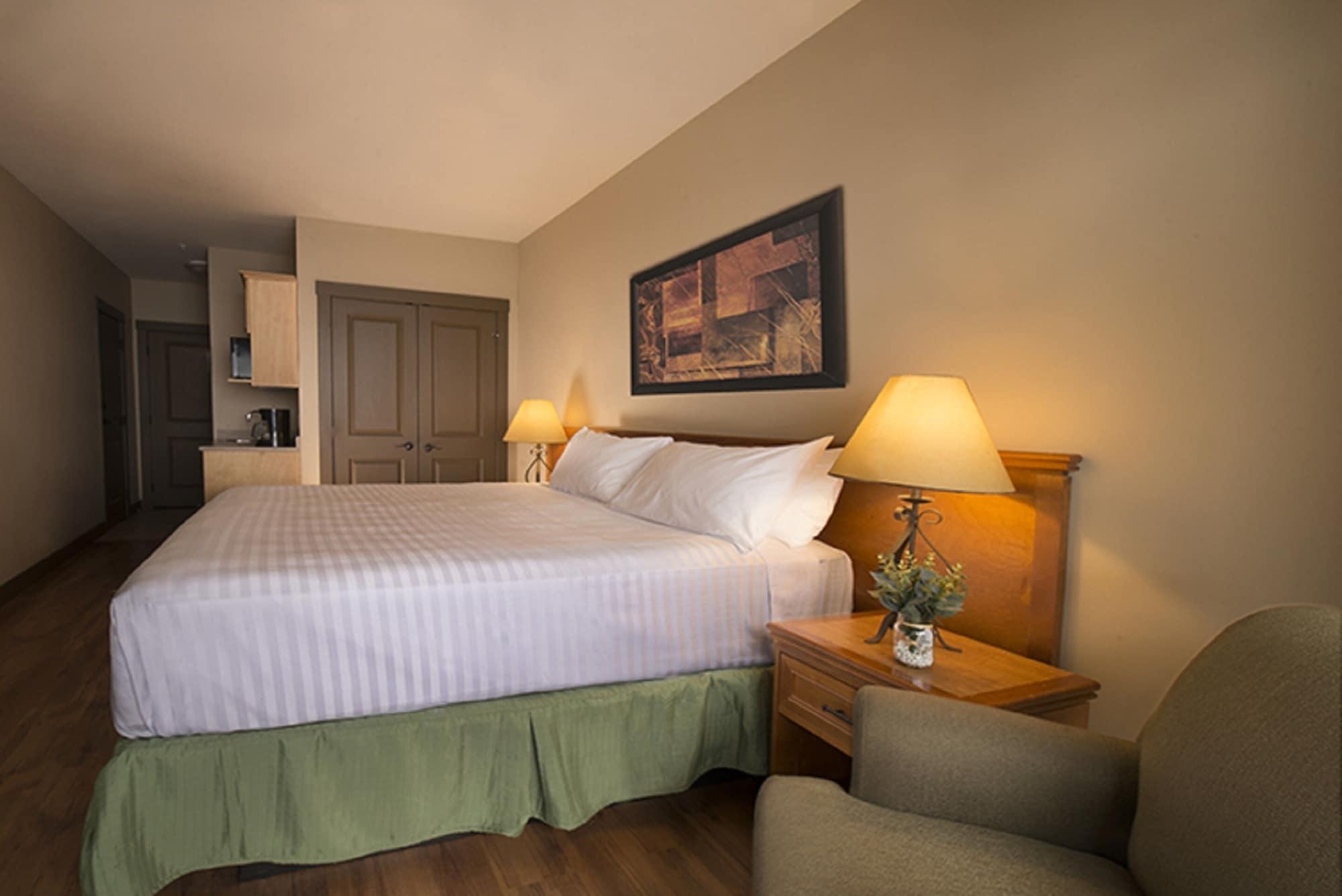 Palliser Lodge — Bellstar Hotels & Resorts Голдън Екстериор снимка